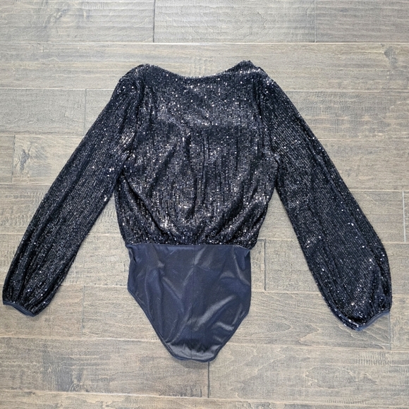 NEW GILLI Long Sleeve Sequin Wrap Bodysuit in Black Sz Medium - Picture 5 of 12